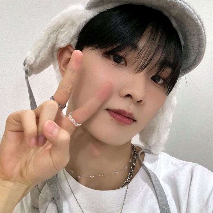 hourly sunkyu tweet media