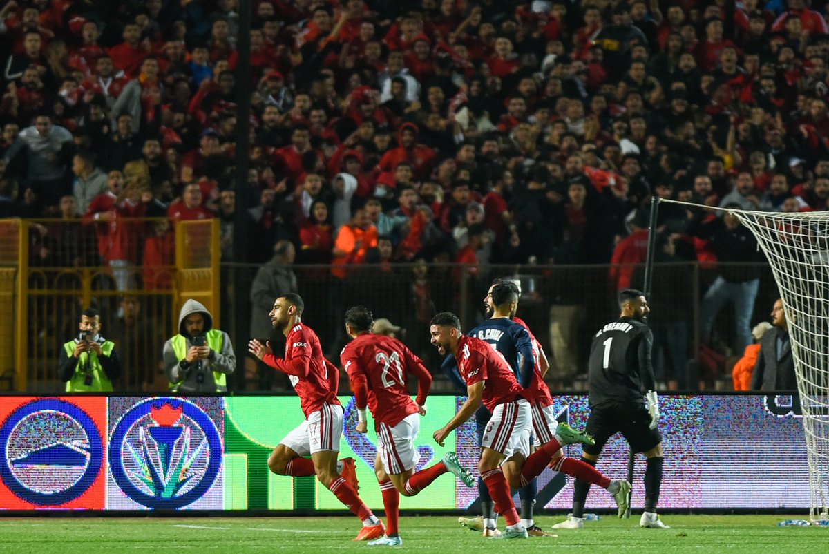 AlAhly's tweet photo. 🚨🚨| الأهلي ينفرد بصدارة جدول الدوري بعد الفوز على بيراميدز بثلاثية دون رد 🔝👌🔥
#يلا_يا_أهلي https://t.co/qpLd3ujkGJ