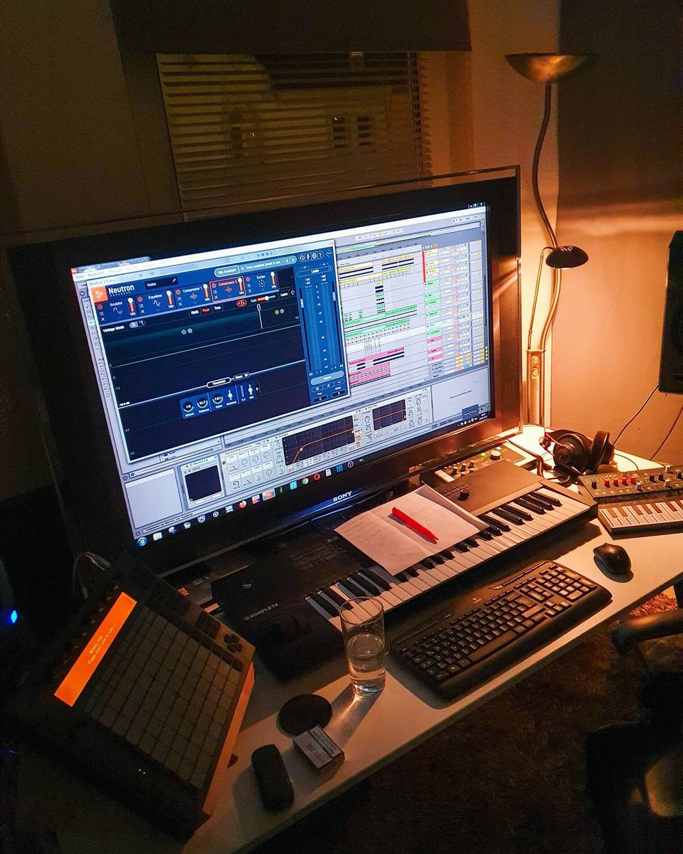 Best tip for meeting your music/release deadlines? 🤔 #audioengineer #musicproduction
📸 - matonik_music