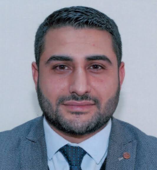 Ömer Halisdemir Üniversitesi’nde 2018'de temizlik işçisiyken , 2020’de öğretim üyesi yapılan ve 2022’de Özel Kalem Müdürü olarak atanan Cemal Saygın’ın, üniversitede çalışan bir personele kadro vaadiyle cinsel istismar iddiası ifşa oldu!