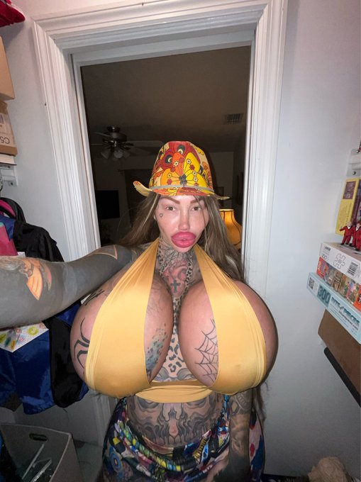 I love cock ❤️❤️❤️xoxo do u like my hat https://t.co/hfcuRlBqDb<a href="/tag/slut"class="tags"><span>#slut</span></a><a href="/tag/nympho"class="tags"><span>#nympho</span></a><a href="/tag/cumonme"class="tags"><span>#cumonme</span></a>