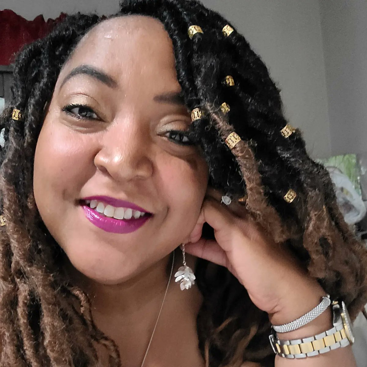 Seasoned4u's tweet photo. Love my pre-birthday selfies ❤️ Heading into #Chapter46 of this life journey tomorrow January 3rd!!! #HappyBirhday to all the December &amp; January Born Capricorns ♑️ 
No other zodiac sign ends the year + starts the new one! #anothercapricorn https://t.co/glaSSiv1PB