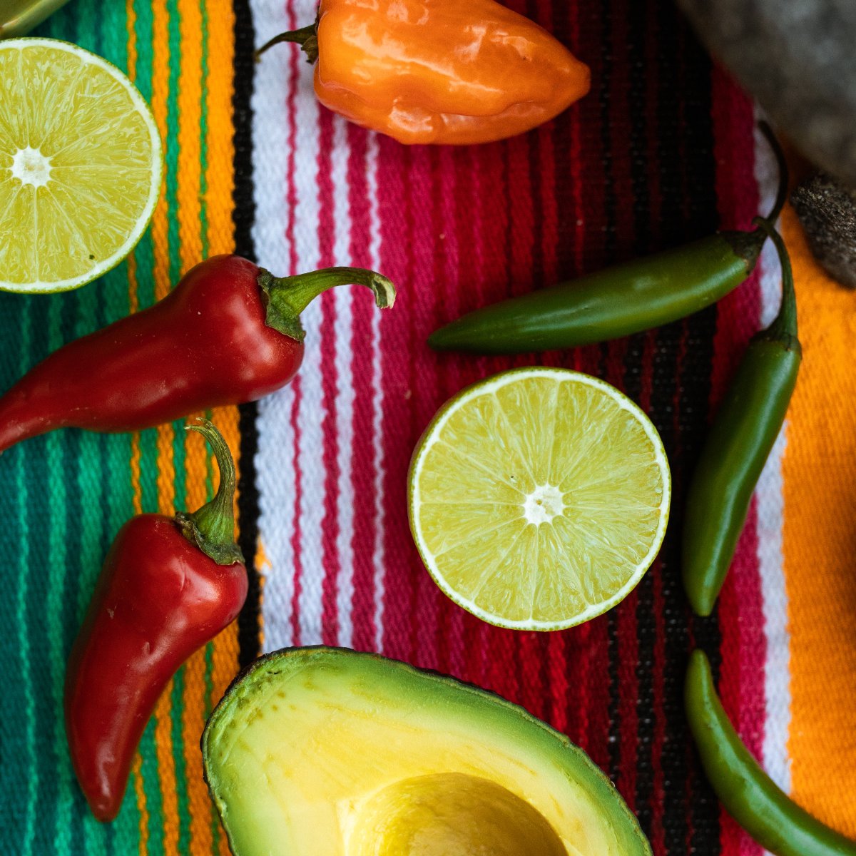 SiSenorHallSt's tweet photo. Many people make resolutions to consume more colors in their diet each new year. We cook with delicious, fresh veggies that will keep you headed toward your goal to eat better. https://t.co/l8sJS9SNF7