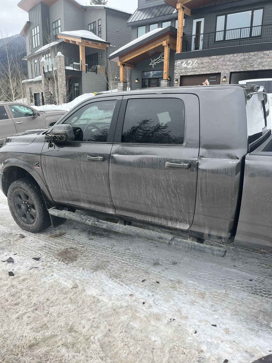 The snow plow man didn’t wish me a Happy New Year 🥲