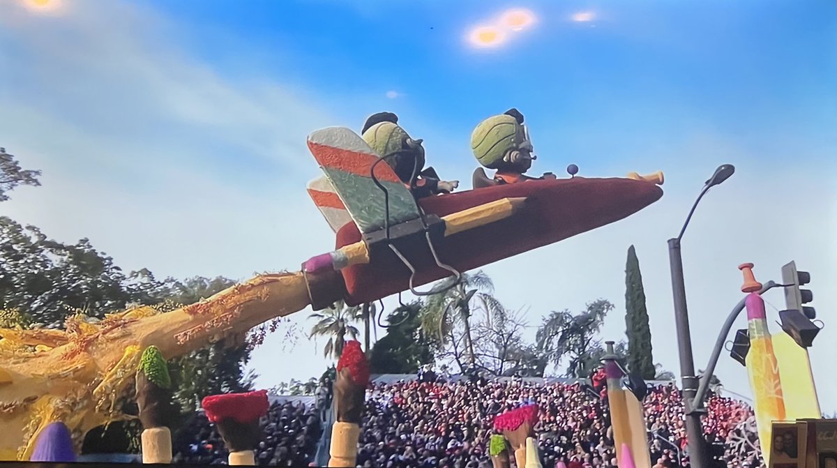Rteest4u's tweet image. Being a SoCal native the Rose Parade is a tradition in my house. I loved seeing a float dedicated to “launching our future generation!” Covered in school supplies that helped launch kids on their educational adventures! #cobbartrocks #stemcobb @Acworth_ES @BazicProducts
