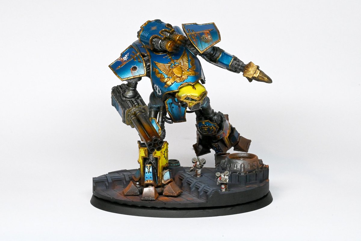 tomstallard's tweet photo. Two reavers ready to join the #legioastorum war hounds to make a full ferrox maniple. #adeptustitanicus #horusheresy #maximalfire #reavertitan #paintcultist @WarComTeam https://t.co/9rdvdnjPMP