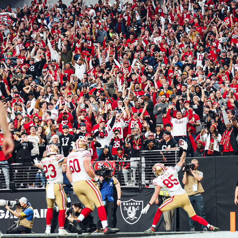 49ers's tweet photo. First time in Vegas, just put your money on red ♦️