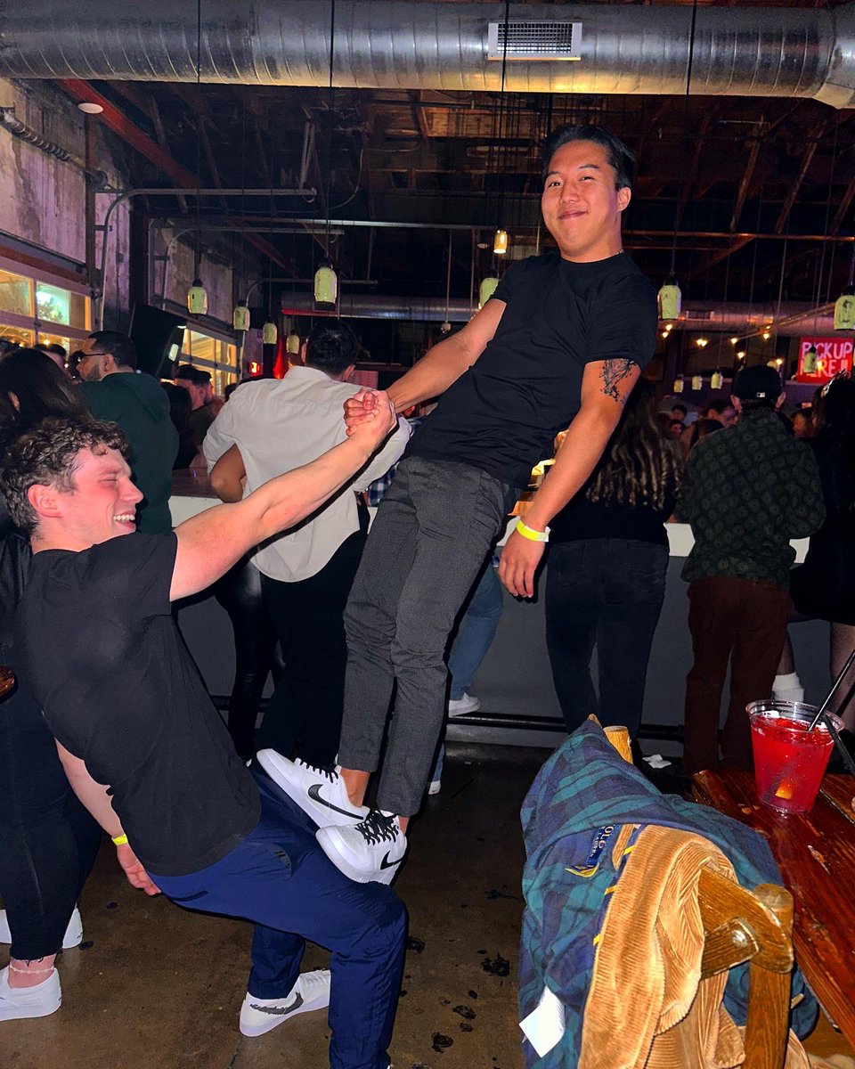 Kevin_Tang_'s tweet photo. How NYE started vs ended https://t.co/VvIQBhhkC0