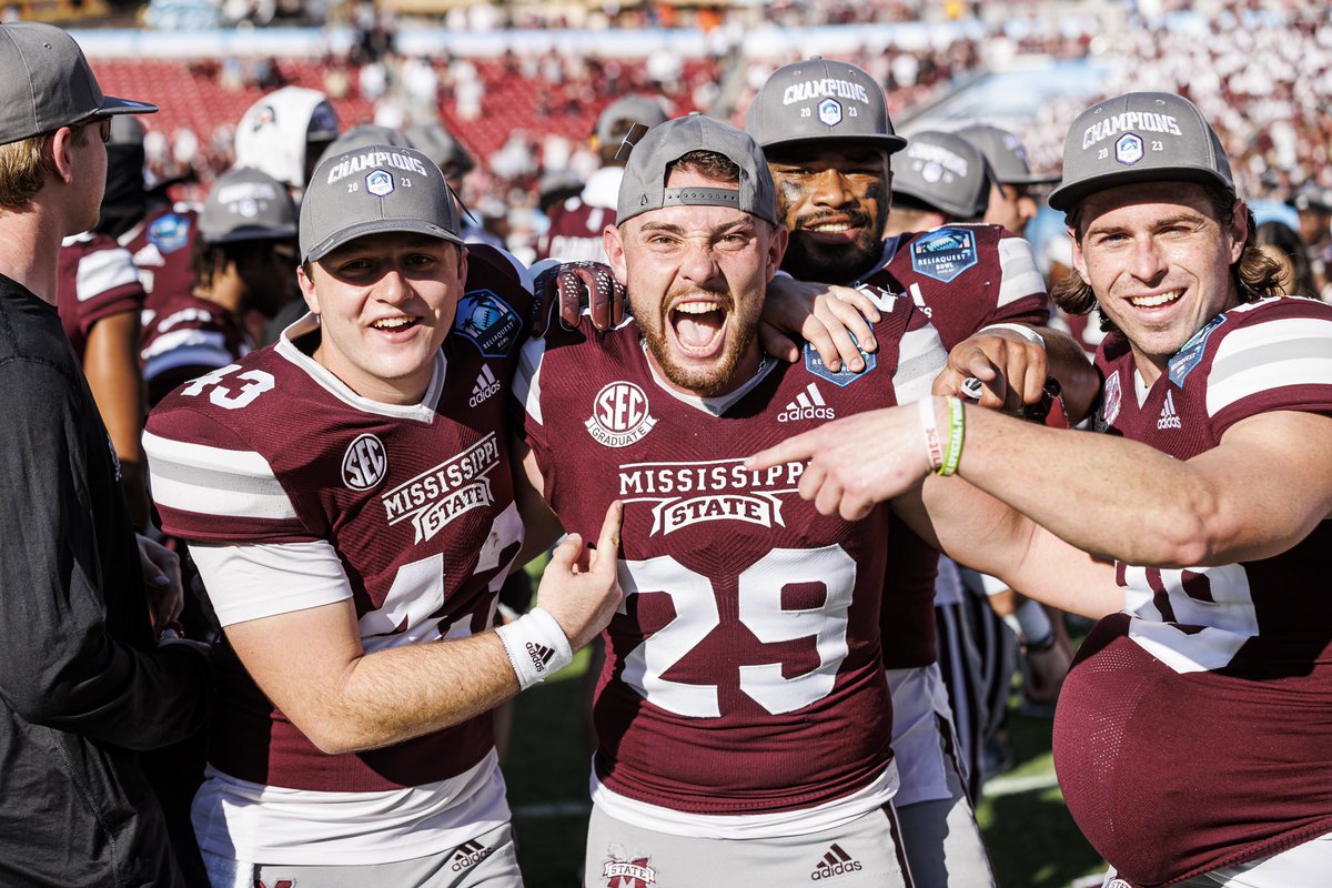 HailStateFB's tweet photo. Trophy Secured 🏆

#HailState🏴‍☠️ https://t.co/6W7IDcWuWH