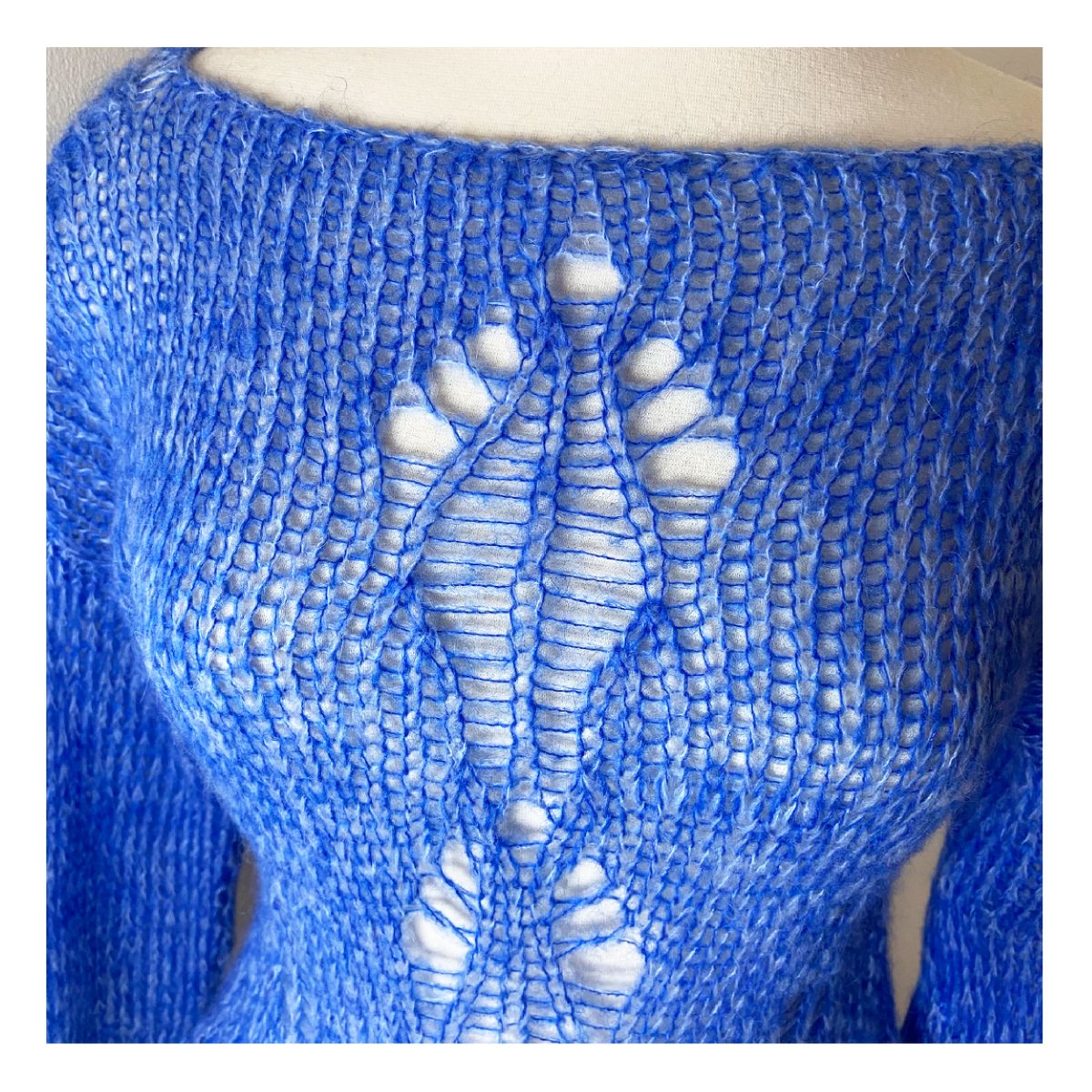 MelorosiaModa's tweet photo. Some upclose details on the Sapphire Top #knit #knitwear #knitting #yarn #machineknit #knitting #mohair #mohairyarn #smallbrand https://t.co/LB2Z9upcgO