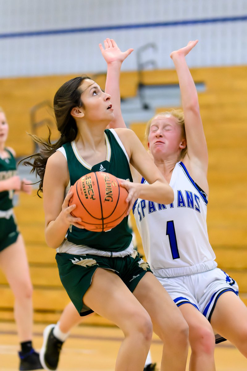 mlineimages's tweet photo. I'll be at the @EHSGBB vs @KKidsGBB varsity game tonight. If anyone is interested, I can cover up to five individual players. DM or text me for details and cost. I'll be posting other photos to #MaxPreps. https://t.co/QxhnFN0dMw