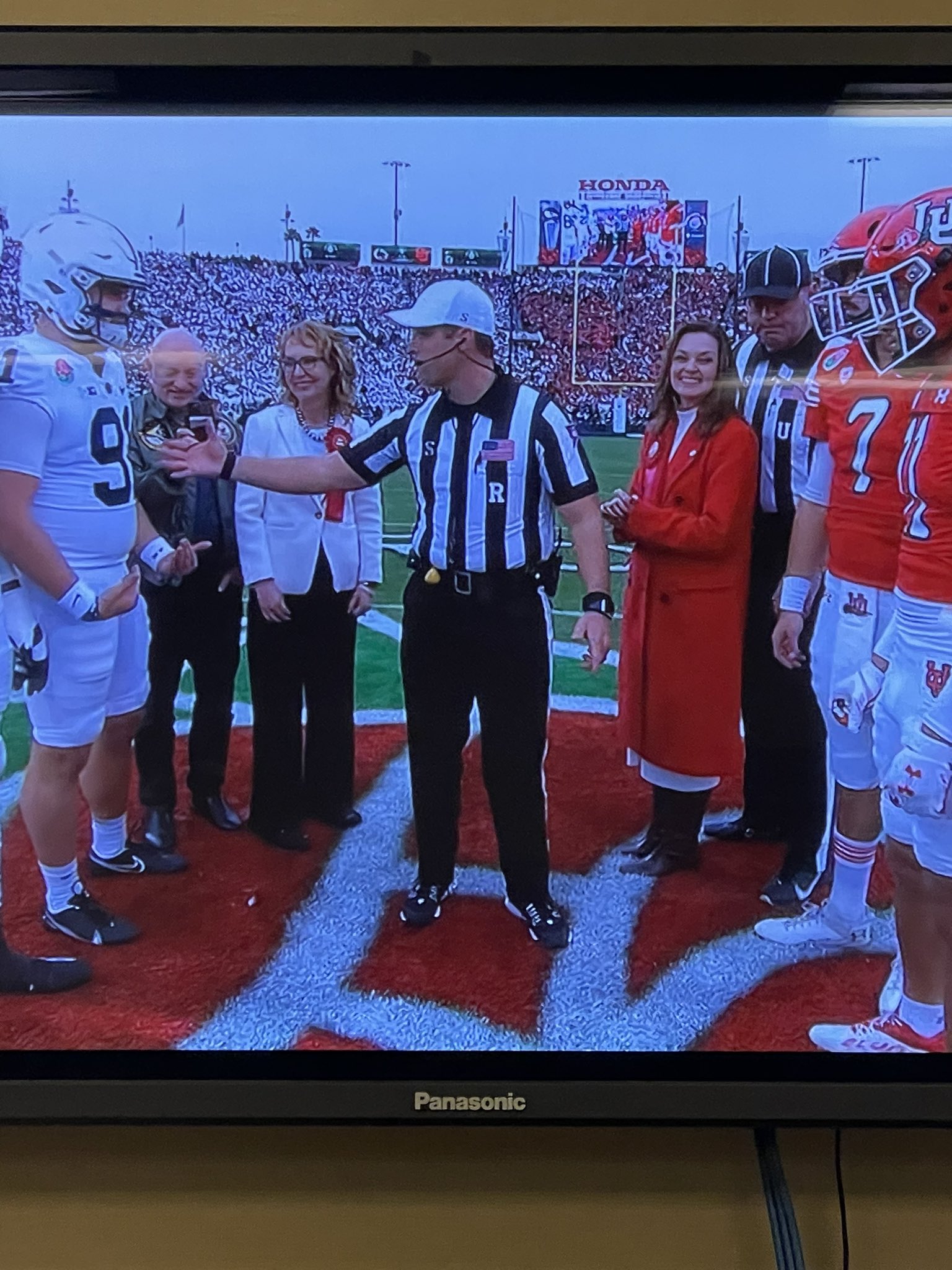 Rose Bowl Game on Twitter "Iconic and Incredible. https//t.co/7KX4GdALtx" / Twitter