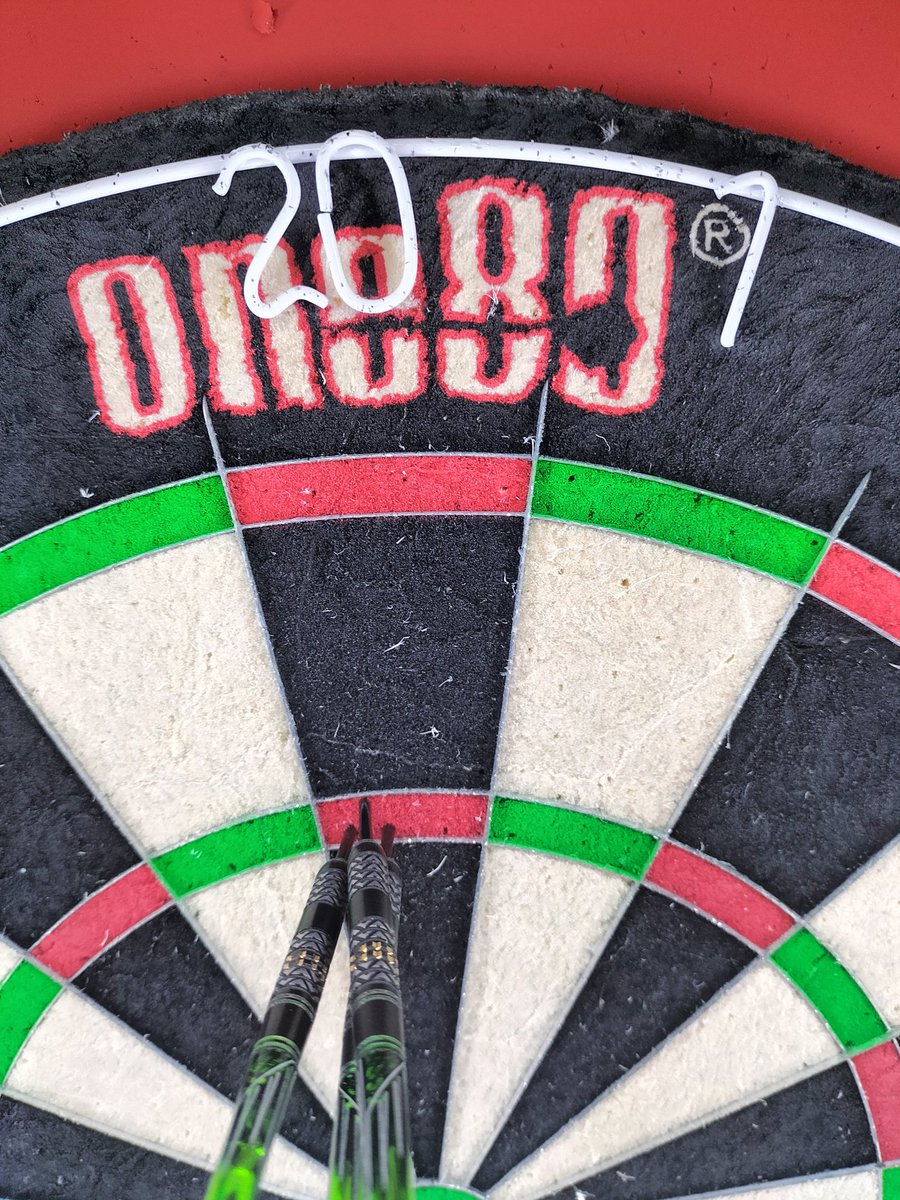 hauglars's tweet photo. @DartsWM Gestern die erste #180 geworfen https://t.co/Hsvtgrh5go