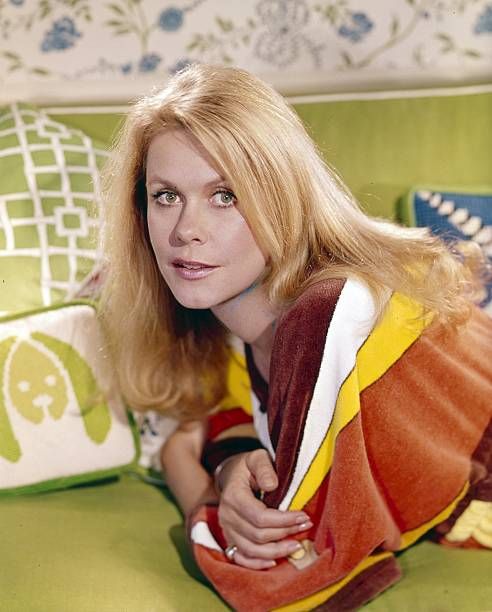 Masquerade2376's tweet photo. Elizabeth Montgomery in the 60's. Samantha Stephens in Bewitched 1964-1972. https://t.co/TAiomXPVVs