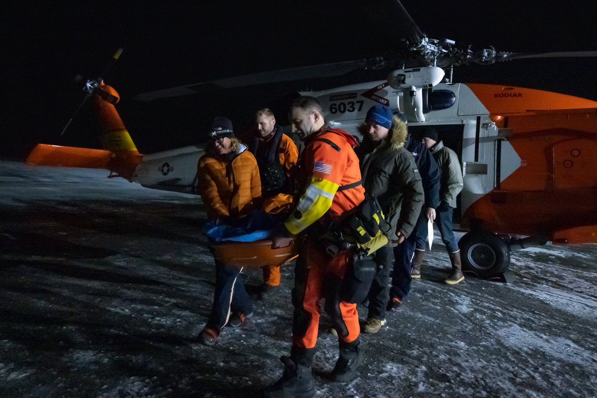 USCGArctic's tweet photo. A #USCG Air Station Kodiak aircrew, forward deployed to Cold Bay, Alaska, medically evacuated a 60-year-old man this morning from King Cove after reportedly experiencing medical complications.
Well done Air Station Kodiak! https://t.co/gCRmcLmWCf