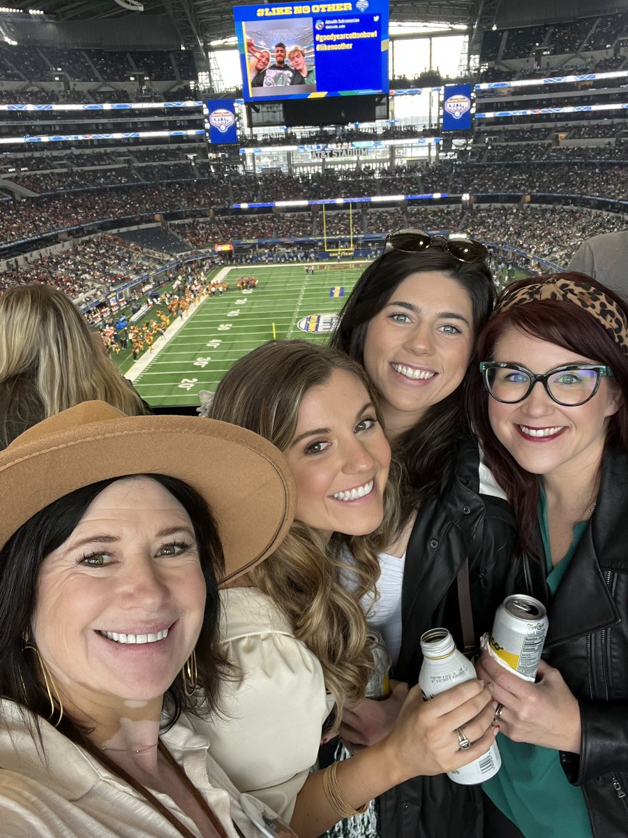 LUCY FARMER tweet media