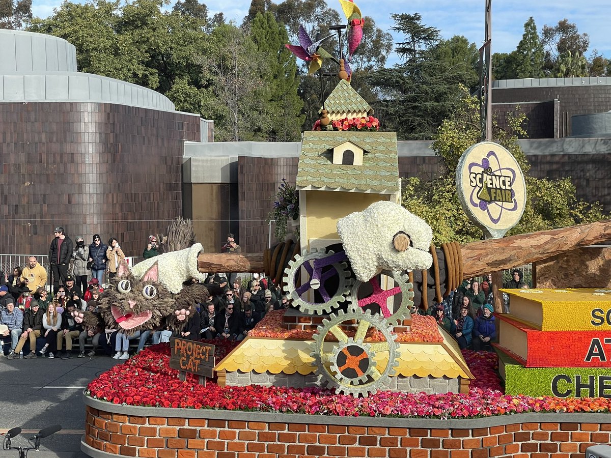 DeadlyDragoon's tweet photo. #RoseParade #RoseParade2023 https://t.co/WhOsGqyoSj