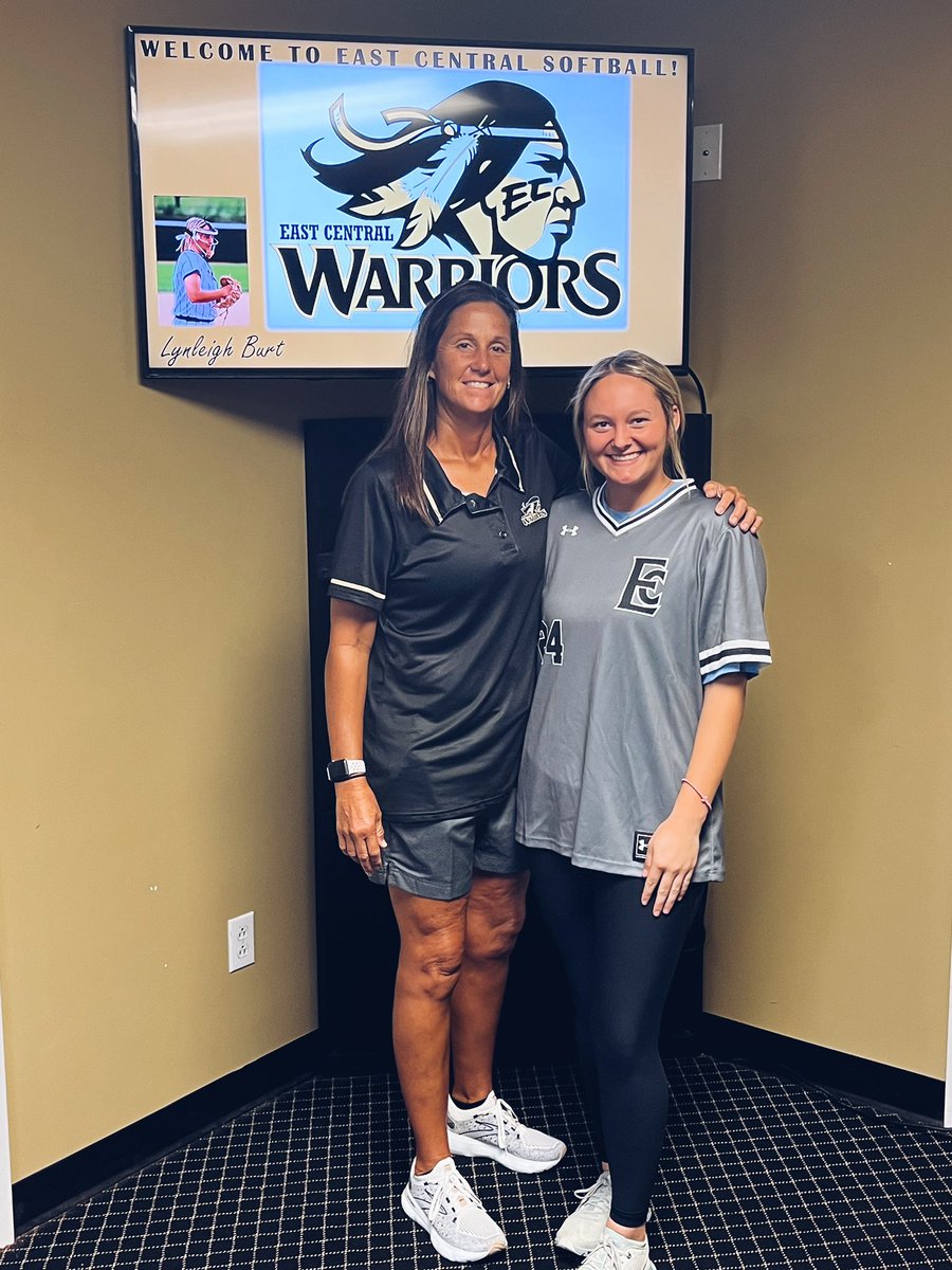 BurtLynleigh's tweet photo. Very excited to announce that I have decided to further my academic and athletic career at East Central Community College!🖤💛 @ECCCSoftball @katelyn_gruich  @TriCountyFP @coachwhite https://t.co/BrTNO7ZHWI