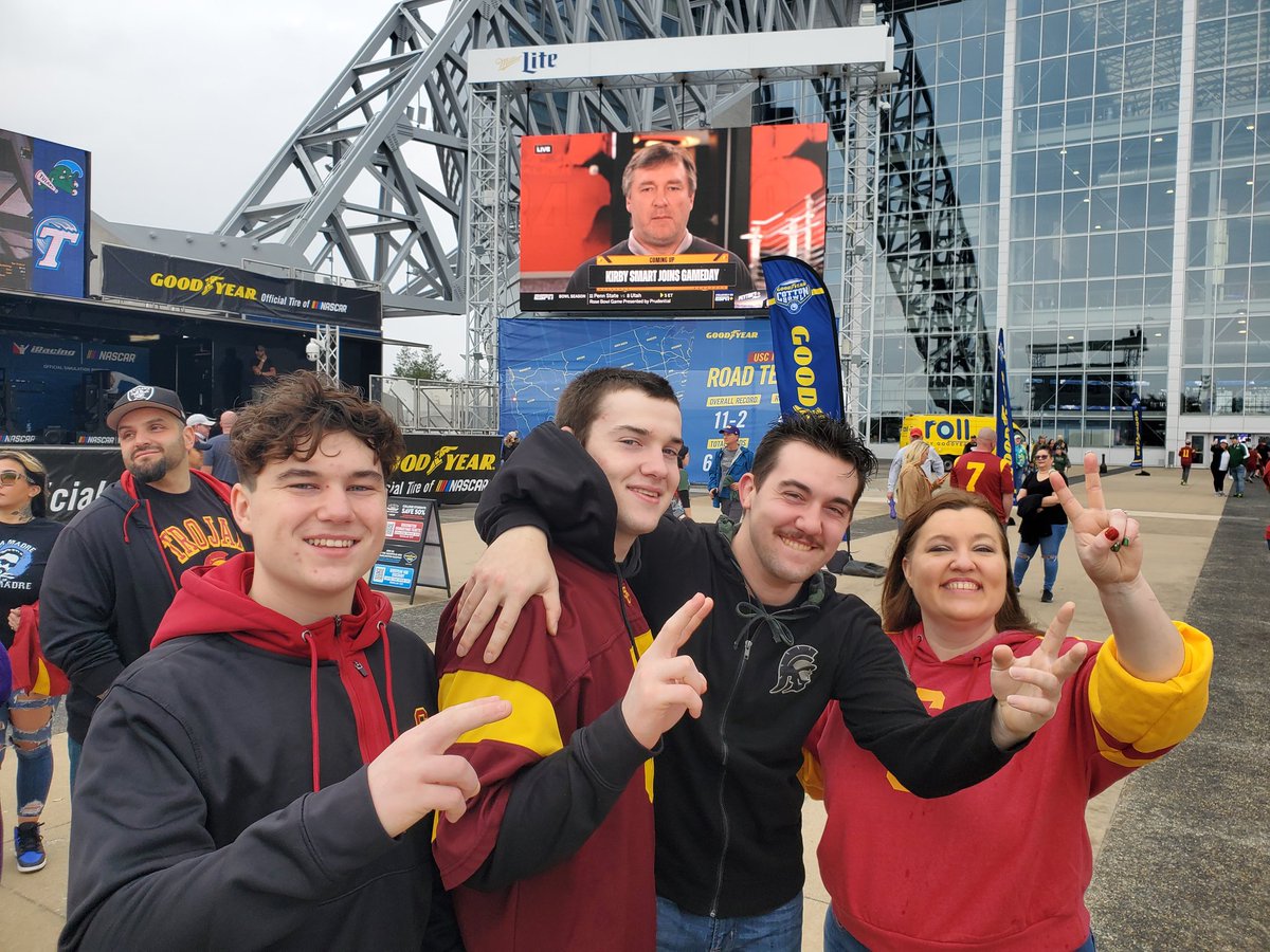 Cal1born's tweet photo. #GoodyearCottonBowl #LikeNoOther https://t.co/3guy07YJX0