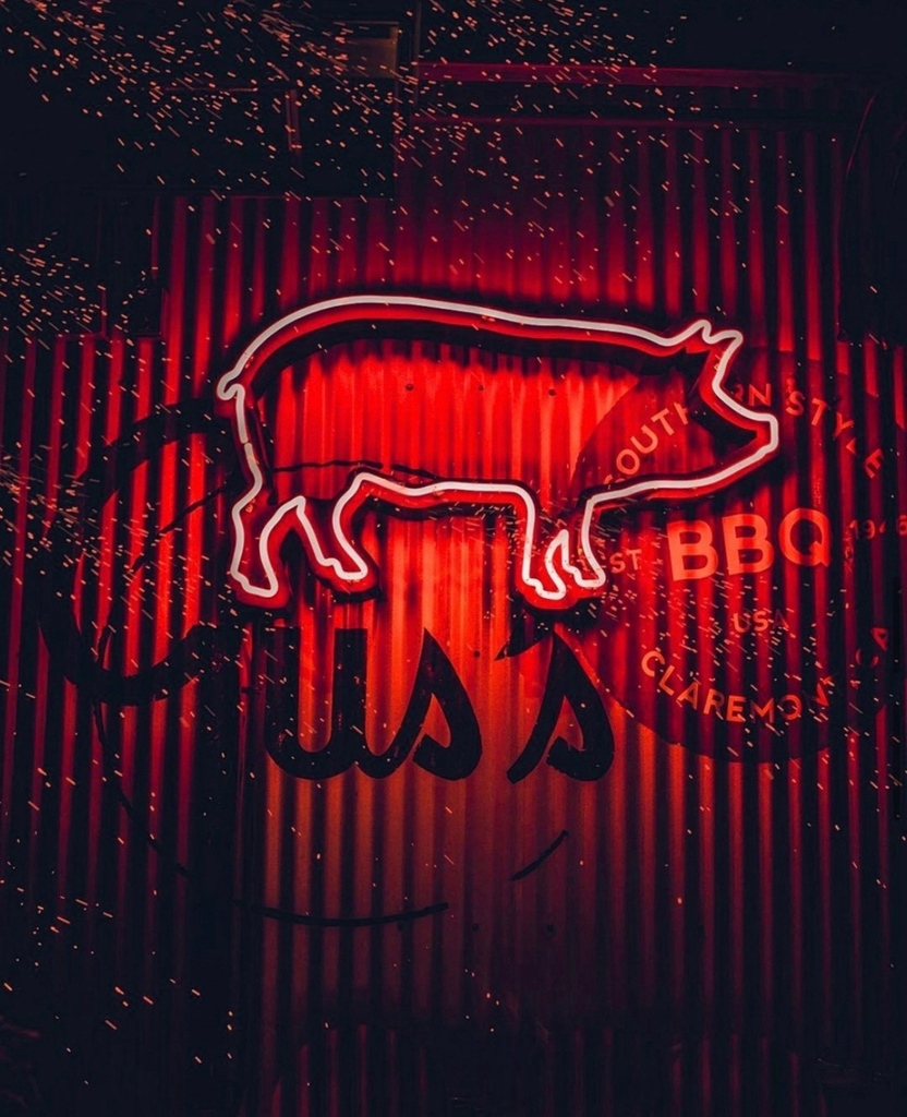 Happy New Year, from Gus’s! 🥂✨
New year, same delicious bbq. Start off the new year right with the True Southern Hospitality you know and love. 🐷❤️
📸: <a href="/epicdandan/">Dan</a>
