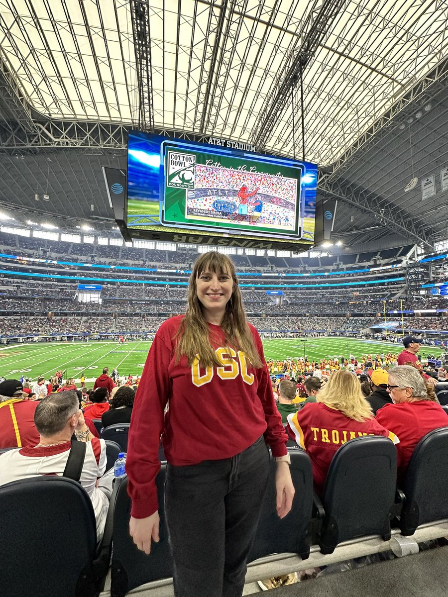 iambigfish94's tweet photo. #GoodyearCottonBowl #FightOn https://t.co/nbDGHrURAy