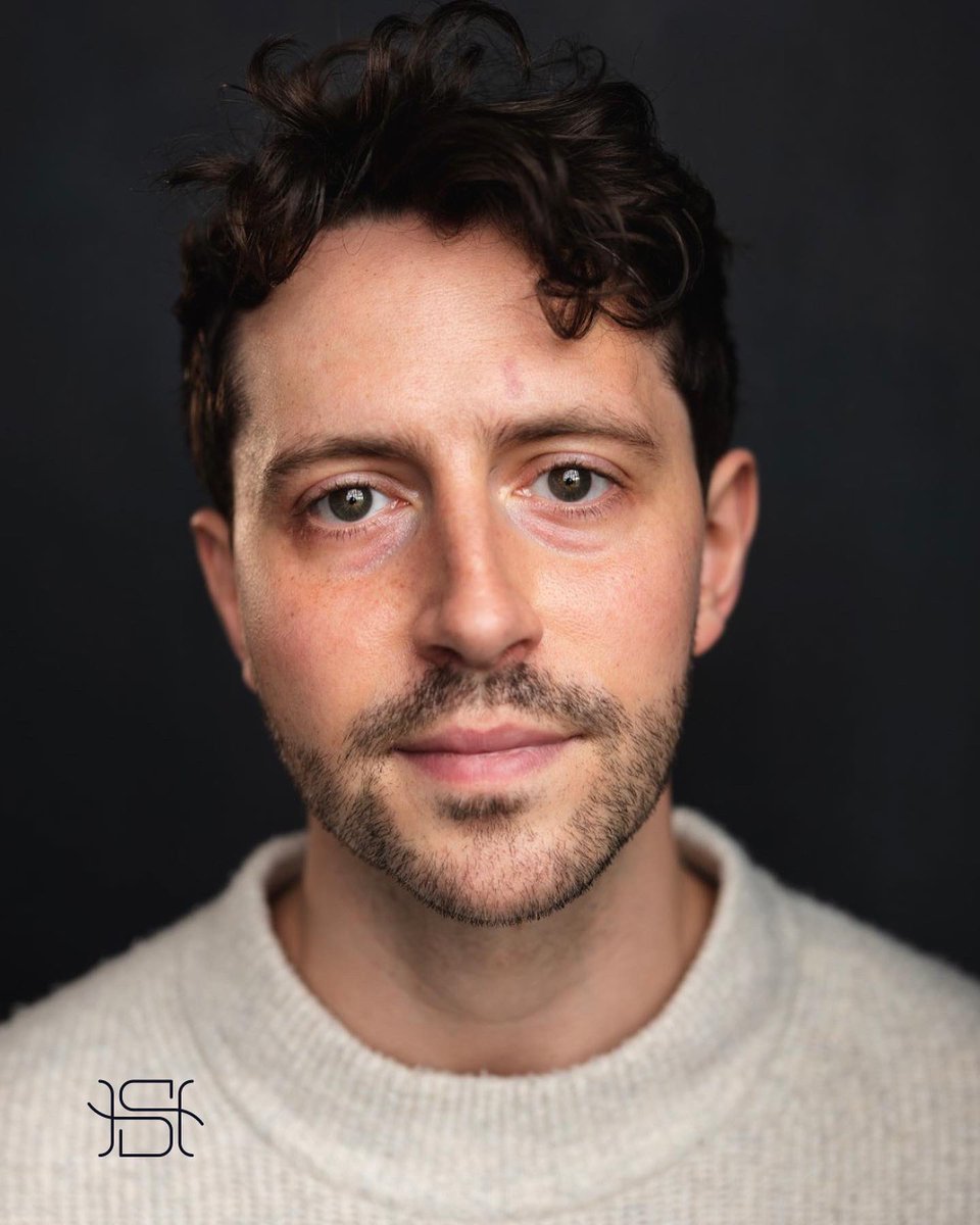 Simon & How tweet media