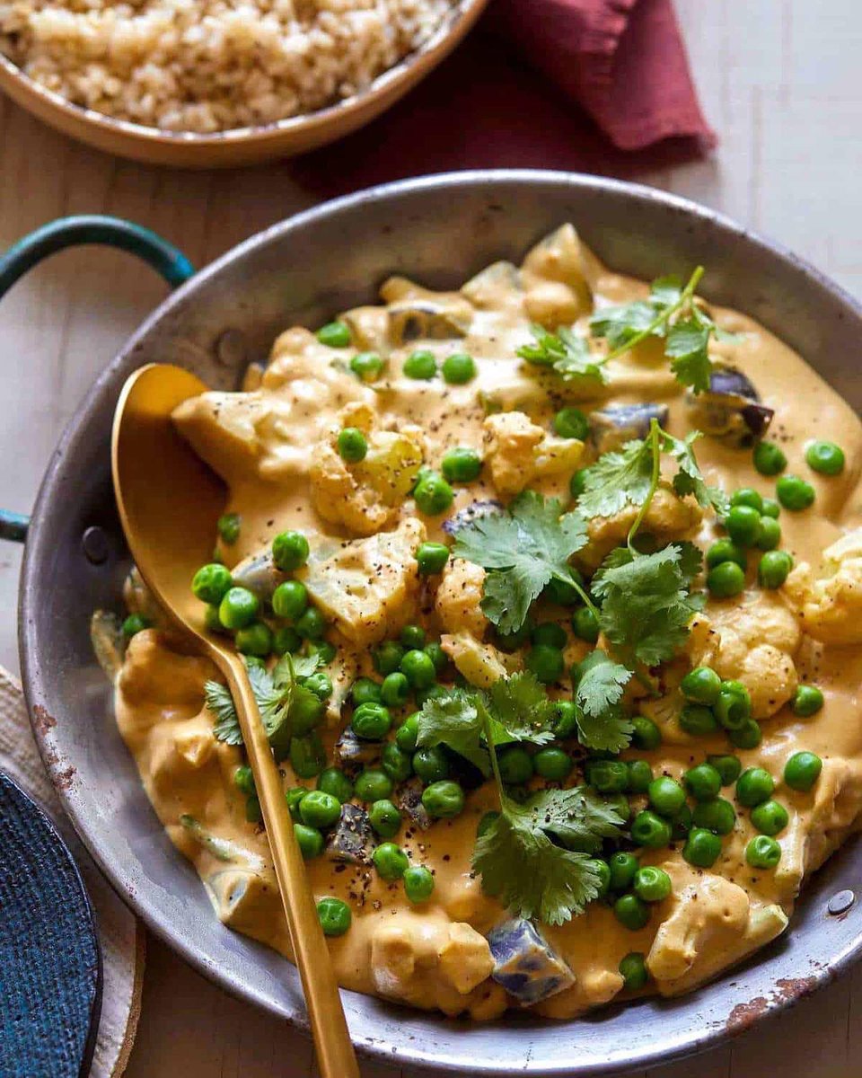 Our Vegetable Loaded Korma is one of our favorite cozy weather meals! It's so comforting, ridiculously delicious and easy to make! It's also vegan and gluten-free, so it's a great dietary restriction friendly meal! Leftovers are even better the next day! spoonforkbacon.com/vegetable-load…