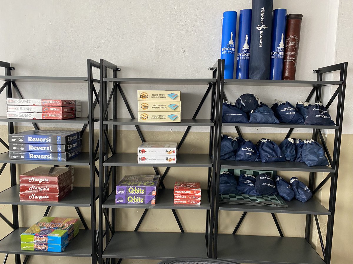 Yeni oluşturulan kütüphane ve zeka oyunları sınıfımızı öğrencilerimizin kullanımına açmaktan gururluyuz. <a href="/kinikmeb/">Kınık İlçe Milli Eğitim Müdürlüğü</a>