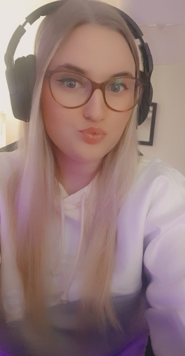 Bin live ♡

twitch.tv/xfrozendreams