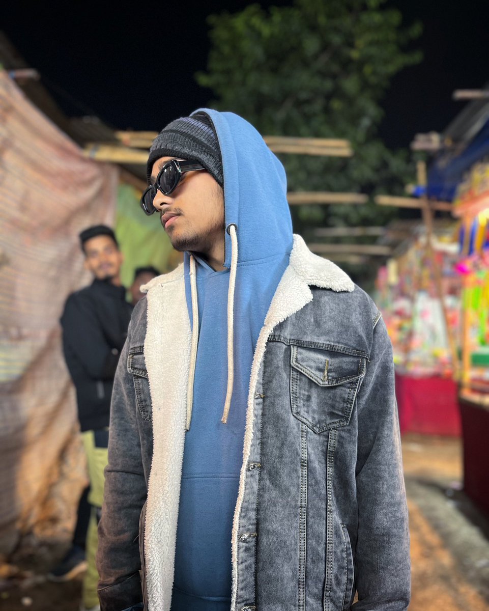 SDW_CrazyWorld's tweet photo. New Year Special…🫶🏻🎊🥳
Lots of love everyone!❤️

#Welcome2023 #HappyNewYear #explore #explorepage #sdwcrazyworld #sdwsagardebnath #sdwsagarislive #Okkadu #Twitter 
#ExploreMore #NewJeans https://t.co/TlMDg3vKOX