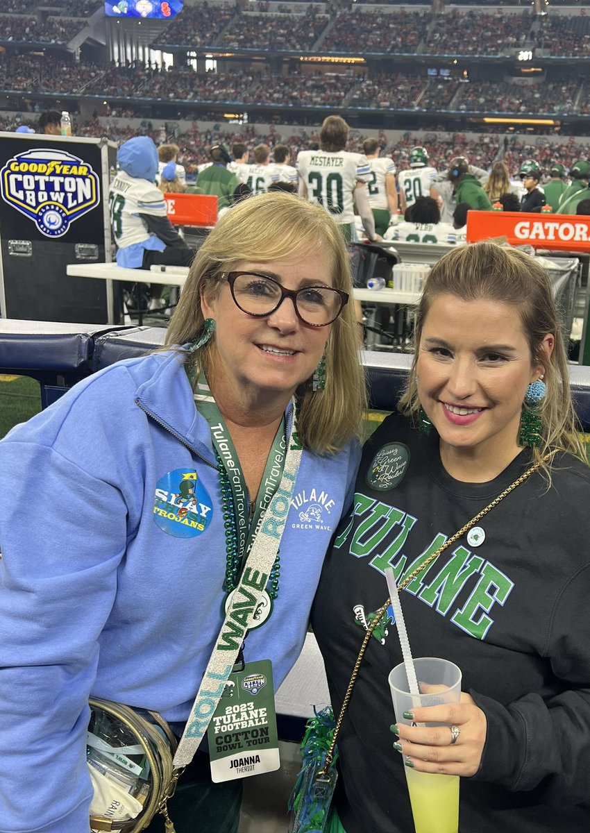 MelissaStoltz10's tweet photo. #LikeNoOther #CottonBowl #Tulane #USC #GoodyearCottonBowl https://t.co/6KBSWj18ks
