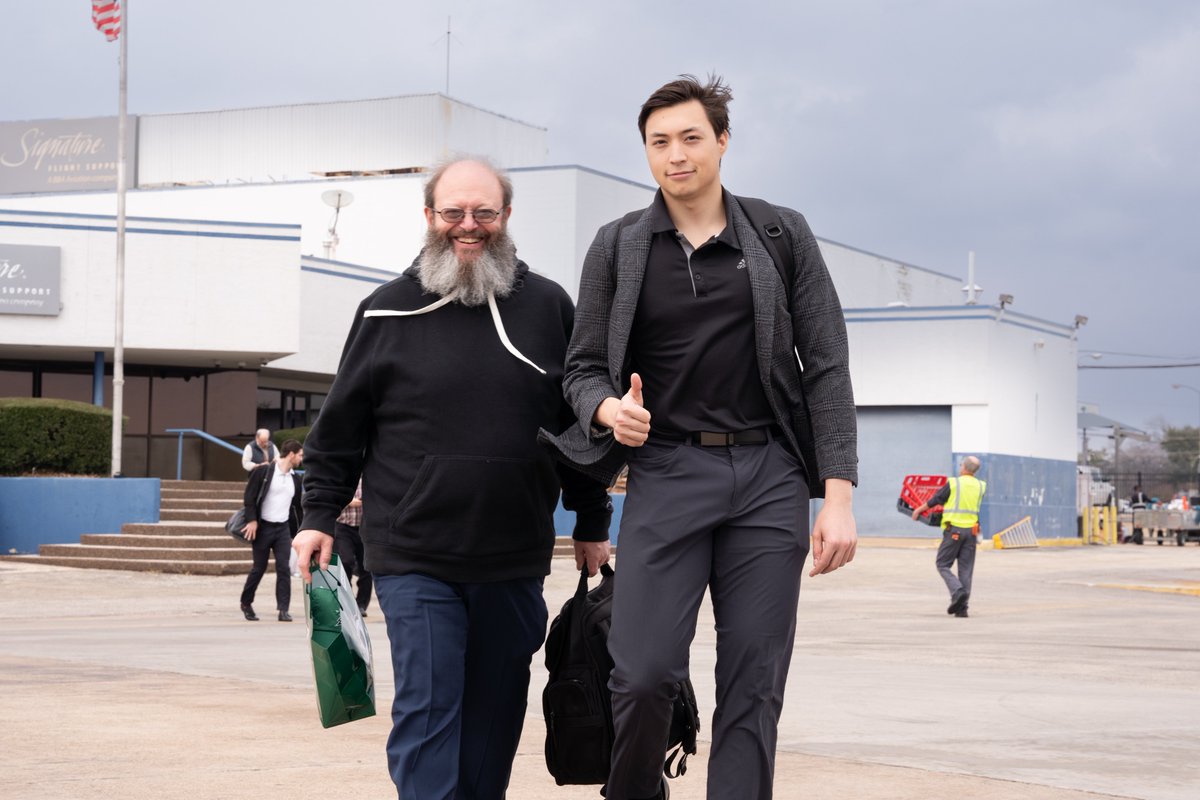 DallasStars's tweet photo. Let’s head west! ✈️ https://t.co/7T5OlrX2gt