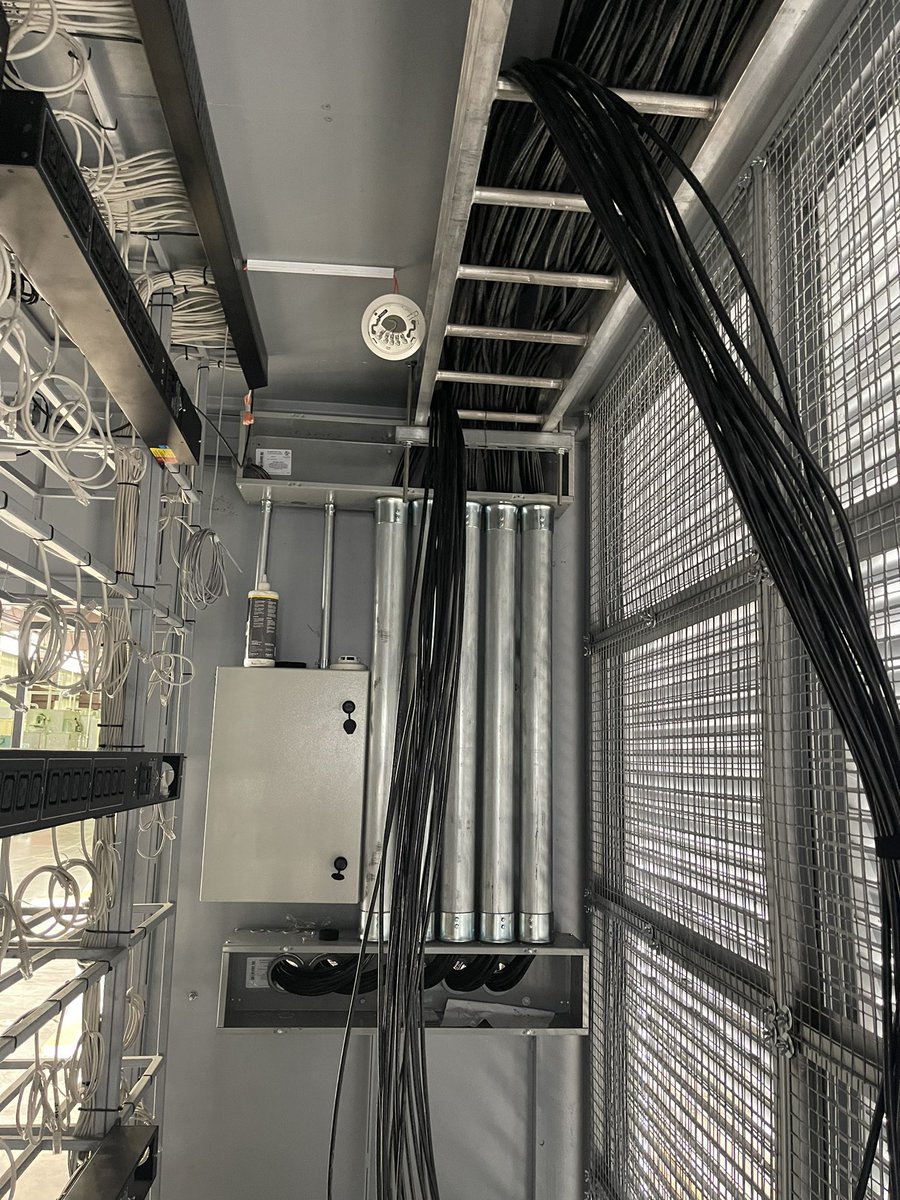 aiproenergy's tweet photo. Only 7hrs left before the next bitcoin difficulty reduction ➡️ i.e. more #bitcoin for the same unit of compute! 🤞The manufacturing team is accelerating their projects, keeping a strict control for the integrity of electrical wiring. #bitcoinmining #bittank https://t.co/MKV90ed6iw