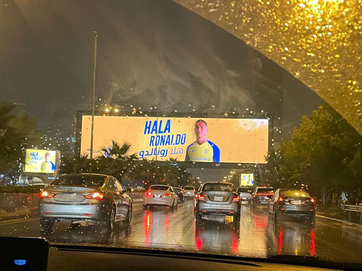 aamJ004's tweet photo. Riyadh Welcome to #Ronaldo𓃵 🟡🔵👑 ! https://t.co/ToTw0SwOfK