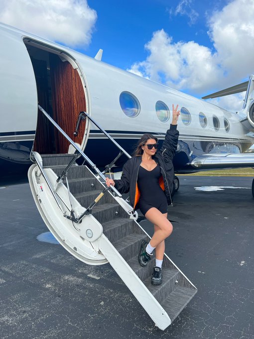 BRB 🛬 https://t.co/cN1DMnXCjG