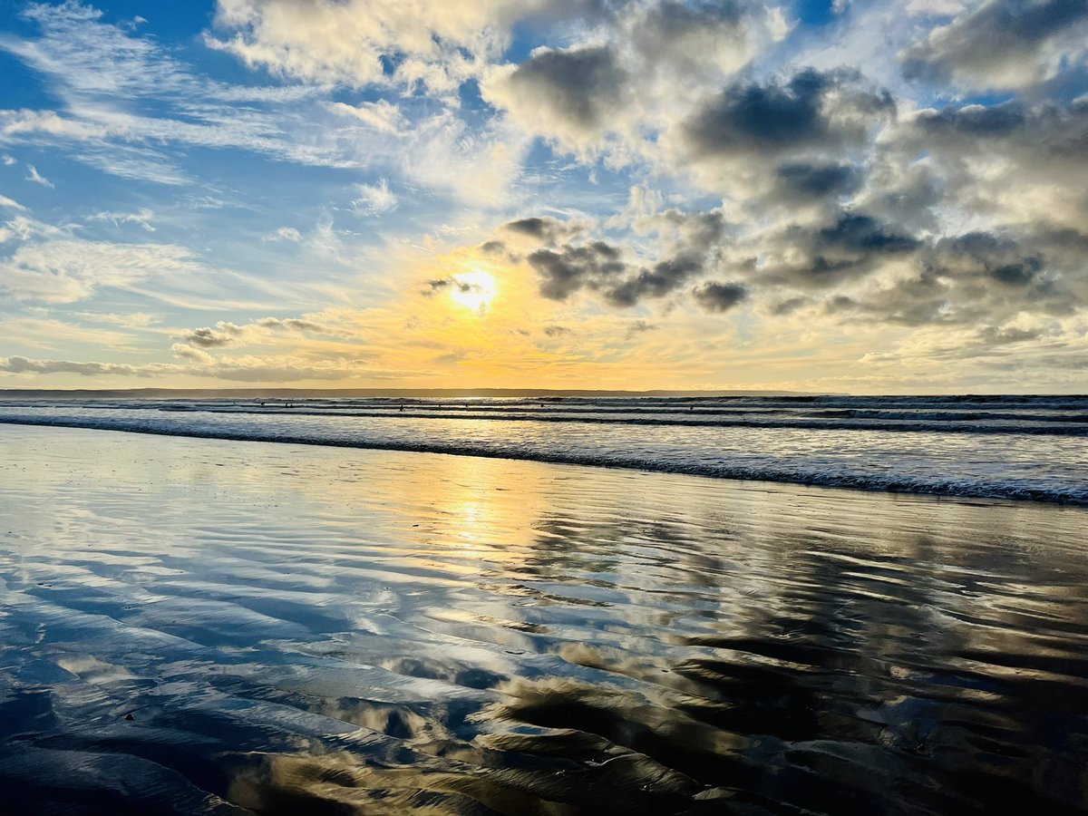 First day at the beach for 2023. Inspiration is everywhere. 
Happy New Year. ☀️🌊❤️
