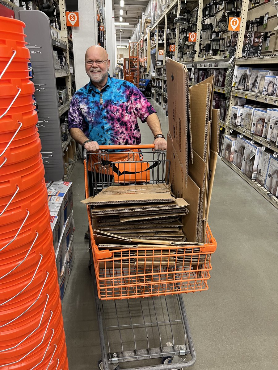 DepotReading's tweet image. Packing down our Top 25 classes today !  #cardboardchallenge