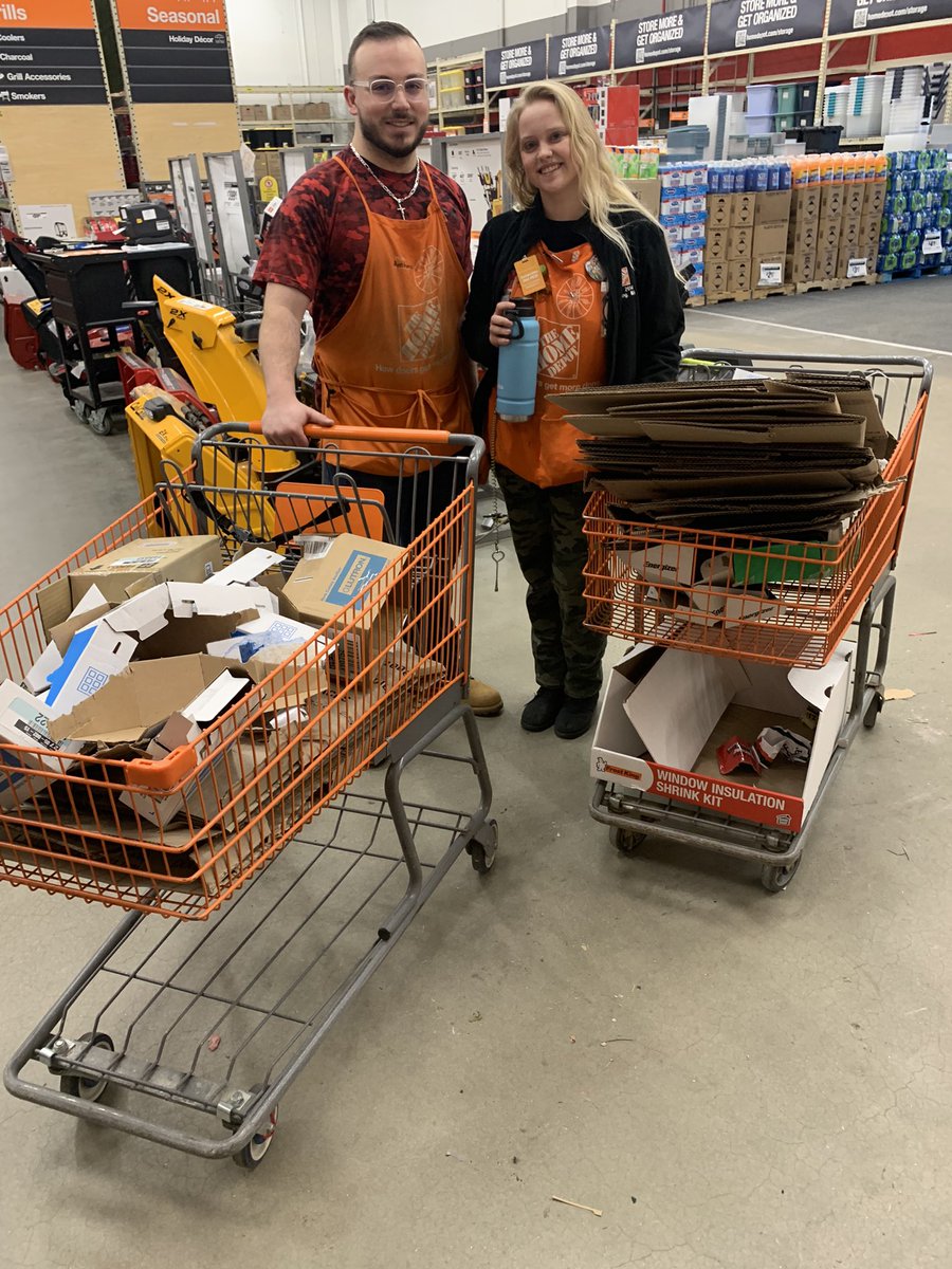 DepotReading's tweet image. Packing down our Top 25 classes today !  #cardboardchallenge