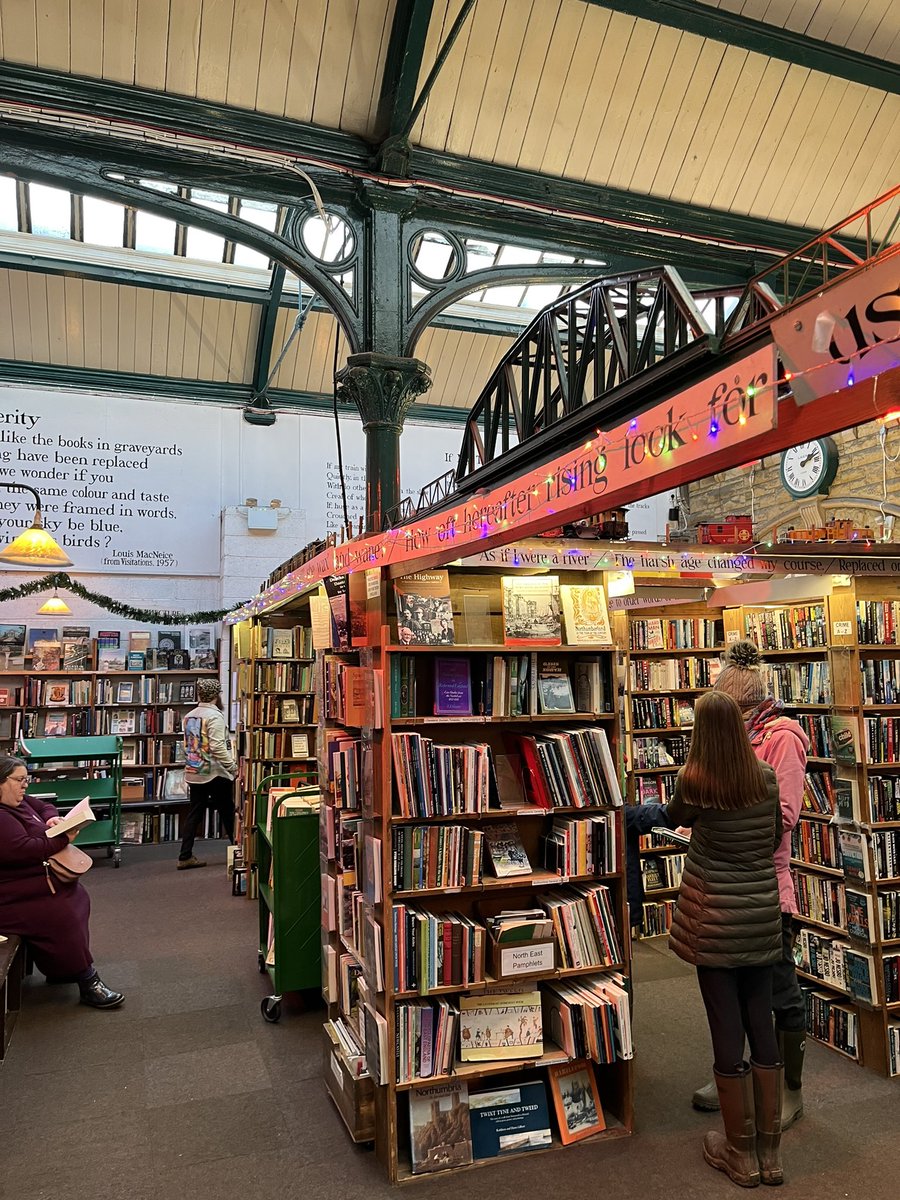 DarrylSparey's tweet image. I think #BarterBooks in #Alnwick might be my favourite bookshop in the world. Lovely roaring fire when you walk in, its own railway (!) and an amazing selection of books across every category. If you love books, go there! 📖 📚 📕