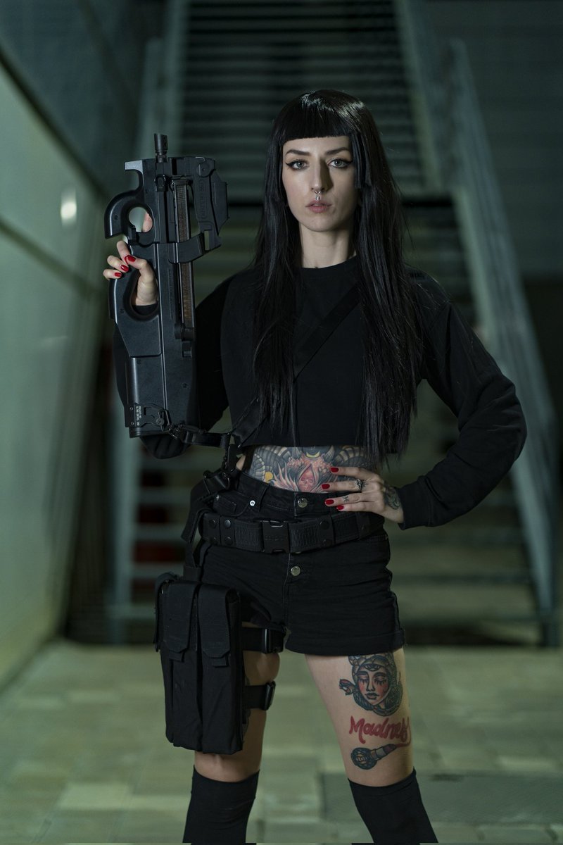 In love with this shooting 💓🥰
(📸 Ig: d.delmonte_photograpy) 
@AirsoftEncountr 
P90 tokyo marui @TM_Airsoft 

#airsoft
#airsoftgirl
#p90
#airsoftinternational