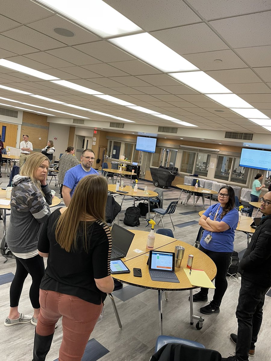 Great to welcome back new Ts with powerful PD from <a href="/swplains/">Southwest Plains</a> own <a href="/bschields23/">Brittany Schields</a> on FastBridge assessments and <a href="/m_ortizsmith/">María M. Ortiz-Smith</a> leading and EL simulation!! #engageenrichempower @DrMDomin84 @LaBarberaGlenda