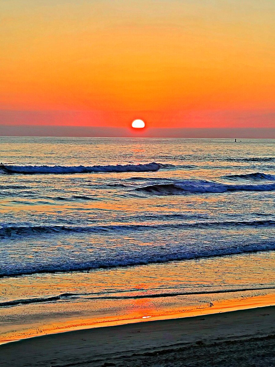 KBTeagueDesigns's tweet photo. @AnnieForTruth Life is filled with movement &amp; reflection!  Let hope arise! https://t.co/kv9szo2jIR