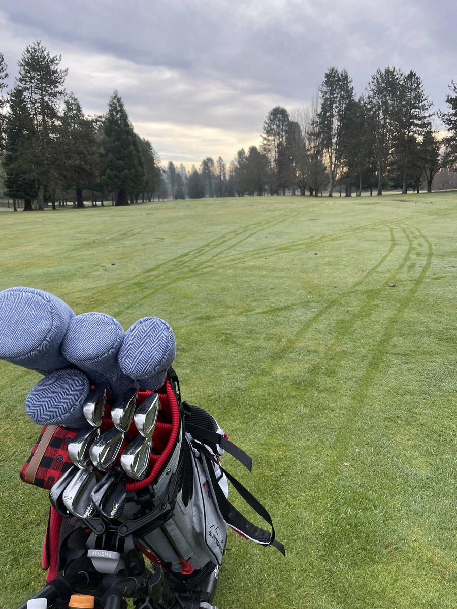 Got the day off work so spending my morning at the golf course 🥰