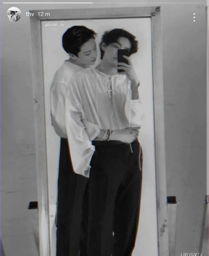 [̷J̷̷k̷**Hayatıma girdin ve dünyamı tamamen değiştirdin. Kontrolümü kaybettim. Ben artık tamamen değişmiş bir insanım. Kalbim artık bana ait değil, senin. Sana derinden ve deliler gibi aşığım sevgilim.**]
#taekook #taekookau #TAEHYUNGDAY #JungKook