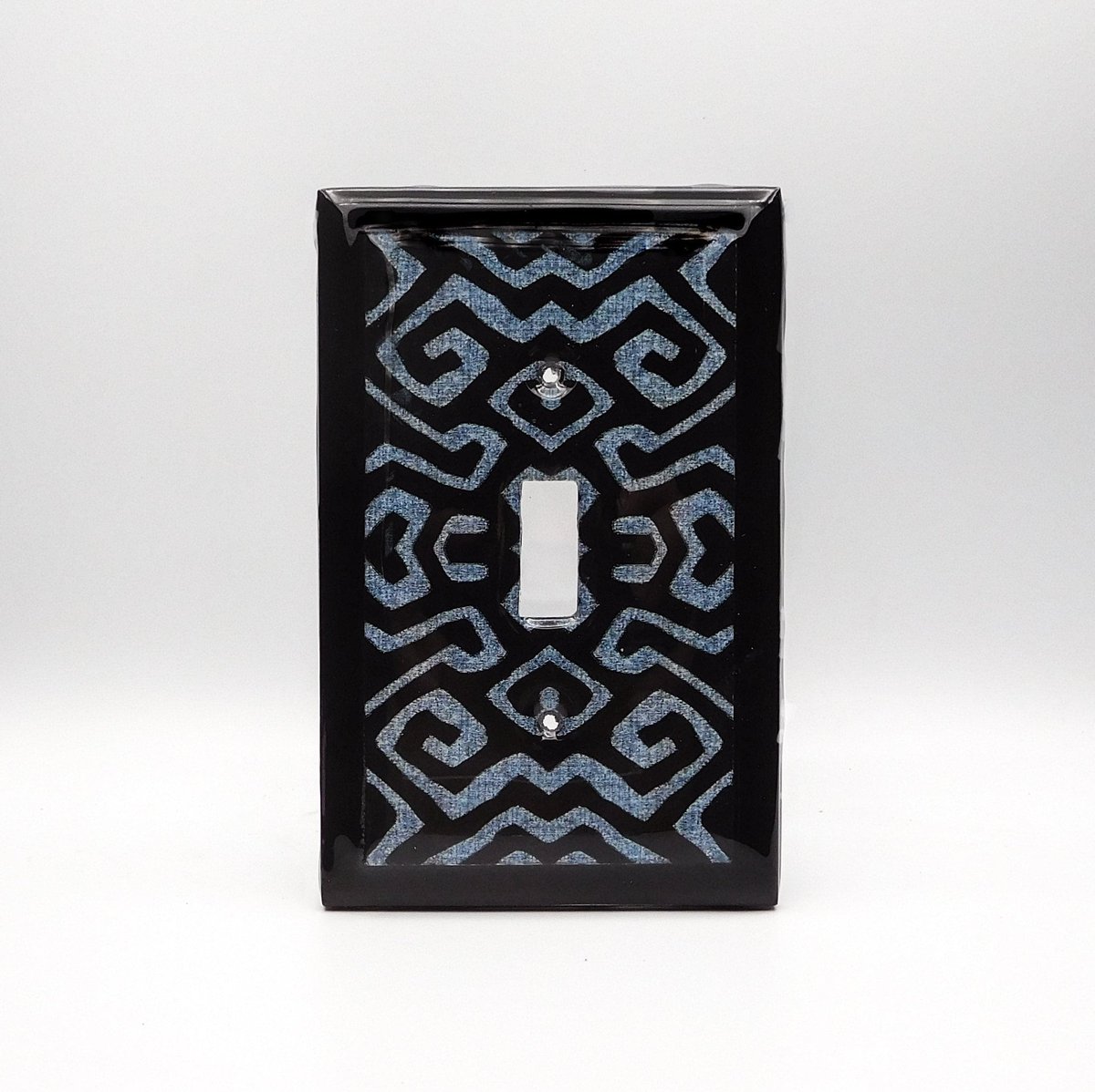 Kuba Blues Tribal Light Switch Cover #KubaCloth #AfricanDecor 
$49.00
➤ etsy.me/3SWwI4z