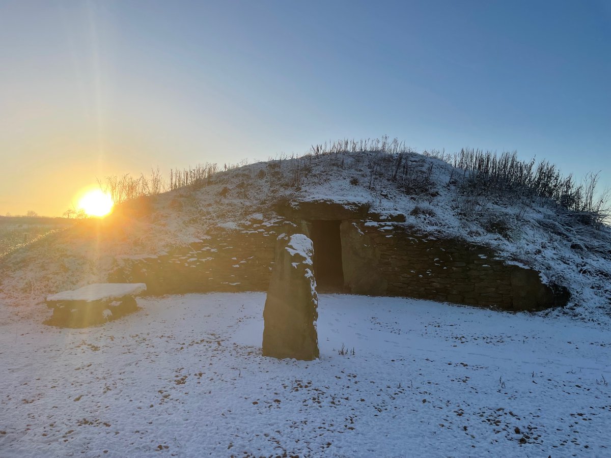 A few sunny frosty pictures of the barrow #sunny #frosty #barrow #finalrestingplace