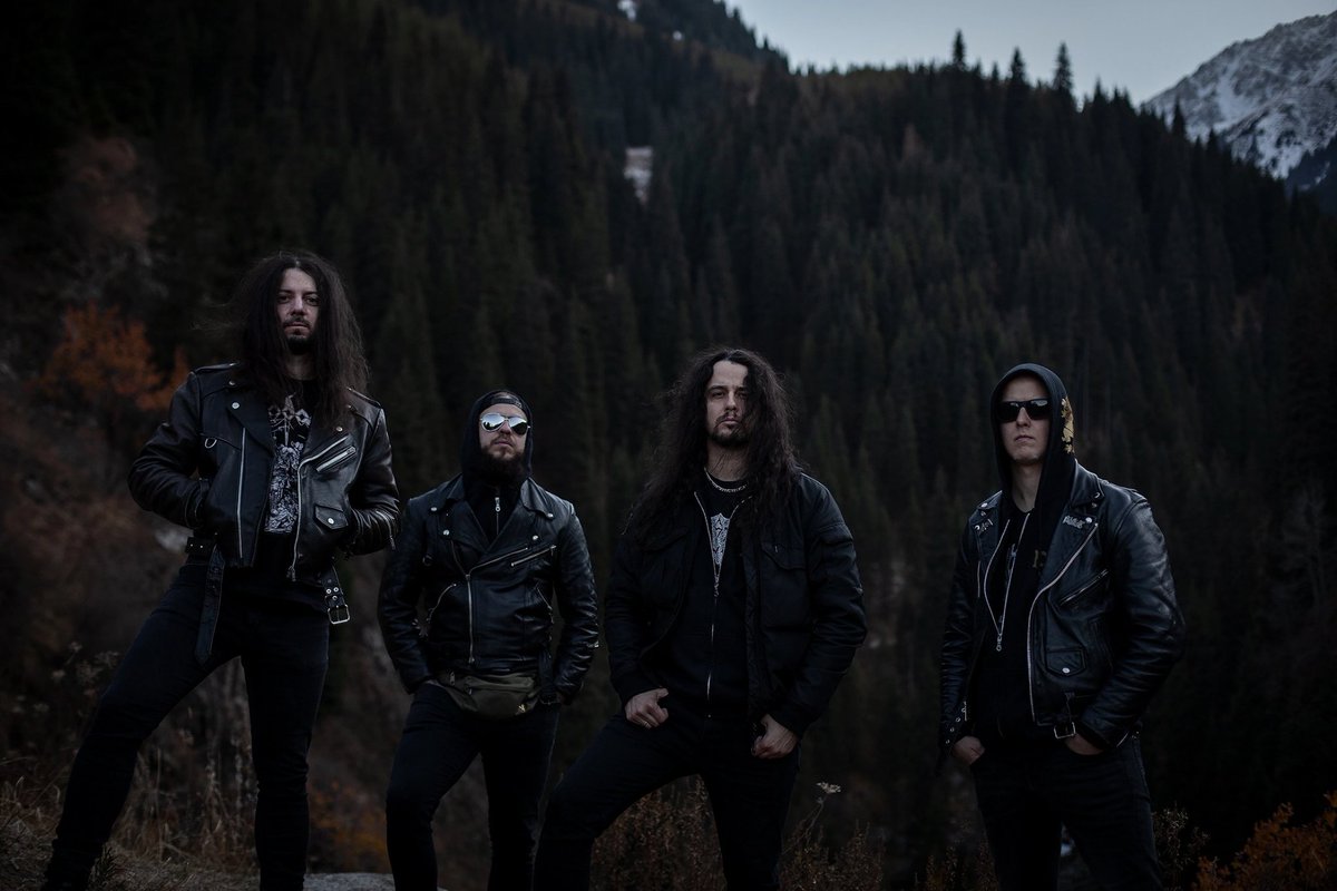 Pyreofdeath's tweet image. Fuck 2022, moving to 23rd with the positive thoughts, hopes and plans! Happy new year and all the best for all you maniacs!
Pic by Frostgrim, Alma-Arasan, 2022.

#deathmetal