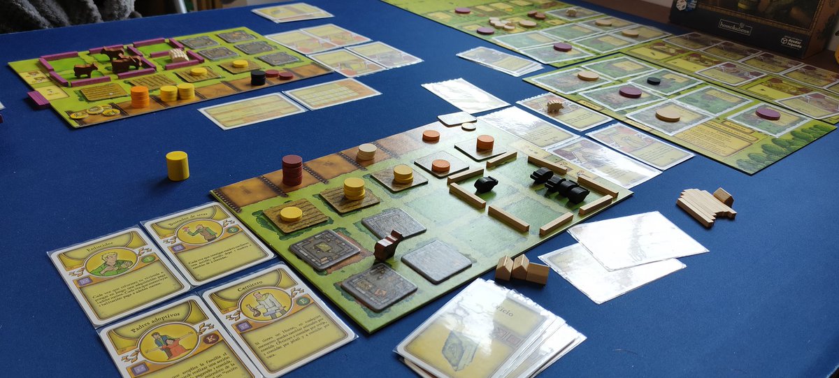 moonnoise's tweet photo. Hoy primera partida del año, siguiendo la tradición de empezar con el mejor @
#Agricola. A la tarde el primer estreno del año, con #CouncilOfShadows que tiene una mecánica de puntuación/carrera con consumo/generación de energía muy original, en primera partida me ha gustado mucho https://t.co/X7Zh5WO4rU