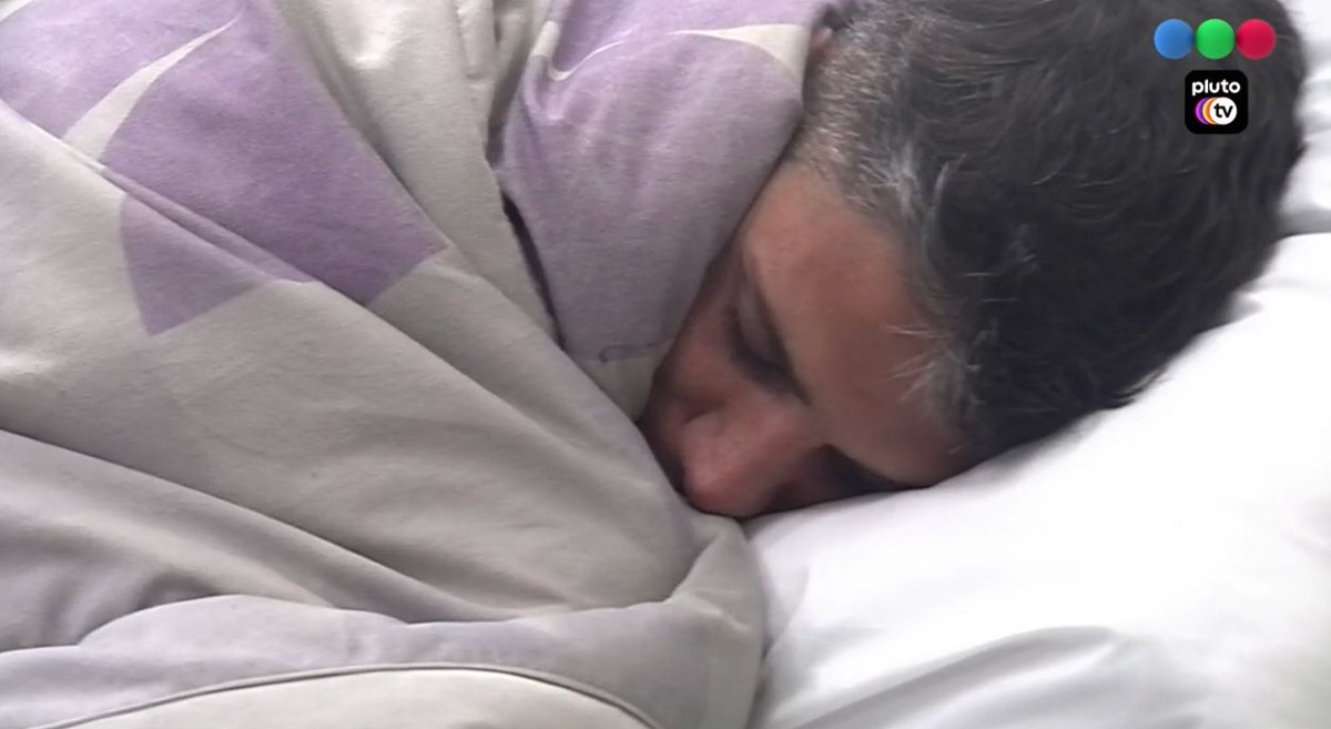 BigMememon's tweet photo. Cuando ya estás tapadito en la cama listo para mimir y te da ganas de mear https://t.co/zGWQlTZbgw