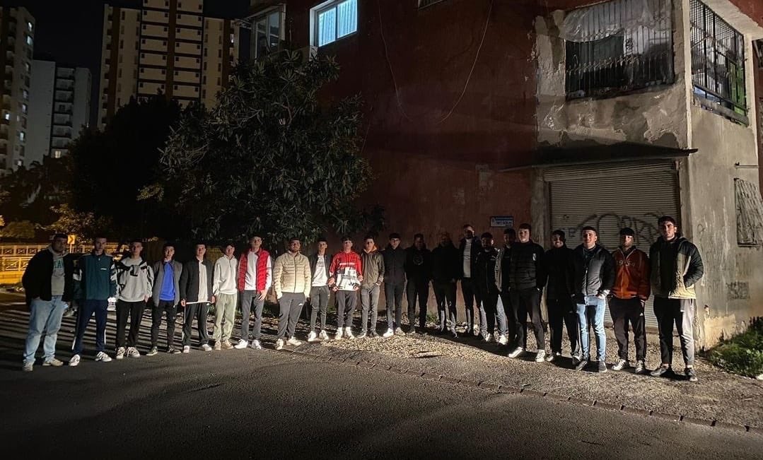 Bugün ki durağımız 2000 Evler/Belediye Evleri mahallesi’ydi.Kardeşlerimizle Adanaspor ve Grubumuz’la ilgili sohbet ettik.Toplantıyı organize eden  İhsan Konuş ağabeyimiz , Mehmet Mert kardeşimiz ve Asabiler oluşumuna teşekkür ederiz.

Biz büyük bir “AİLEYİZ”. 
<a href="/turbeylerresmi/">Turbeyler Grubu</a>